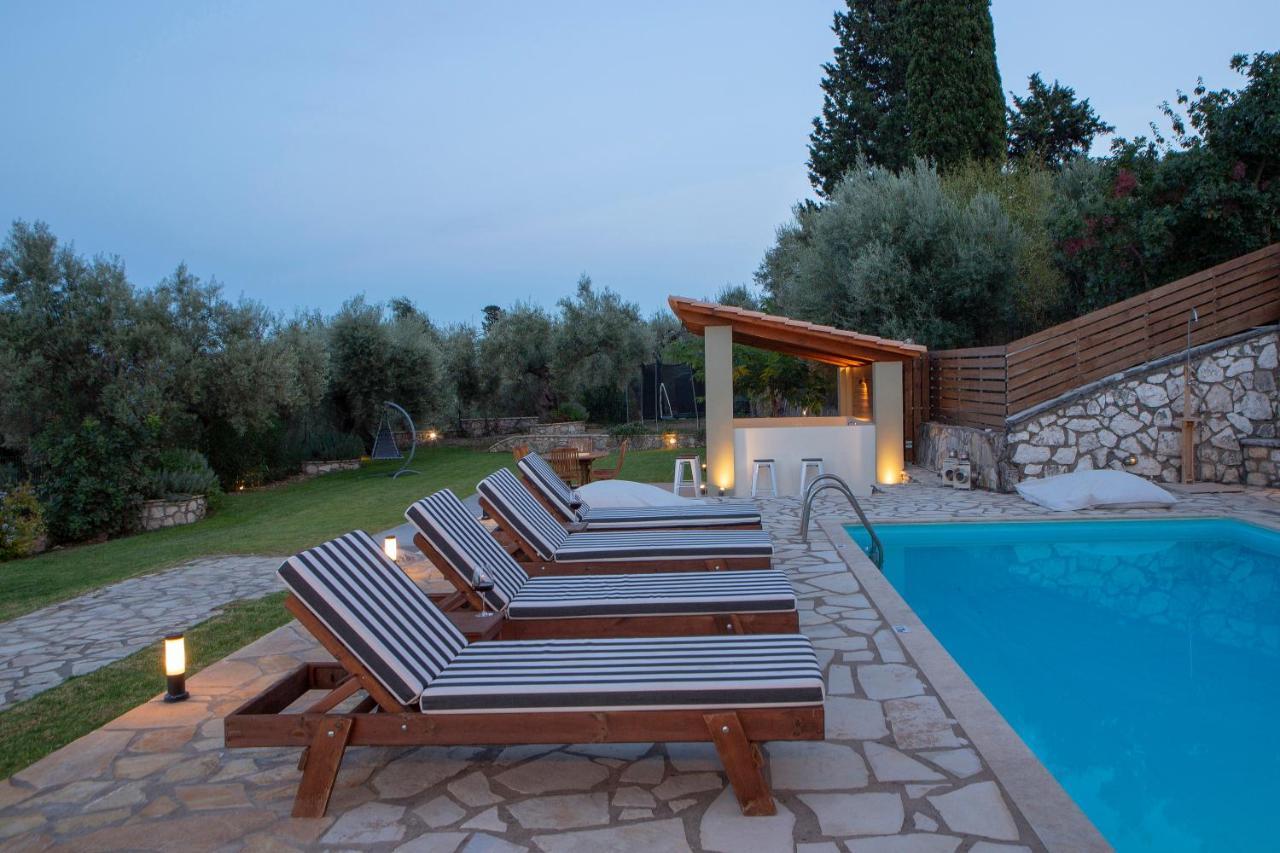 Villa Artemis Никиана Екстериор снимка